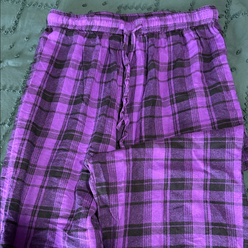 Pajama Set - Picture 2 of 10